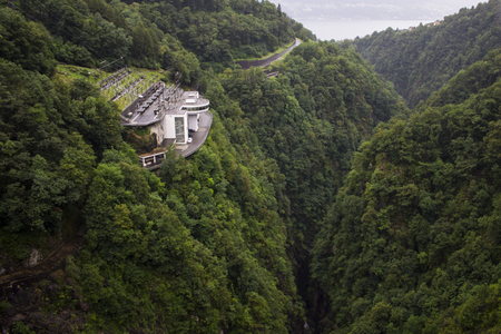The Contra Dam, also known as the Verzasca Dam or the Locarno Dam, an arch dam on the Verzasca River in Ticino, Switzerland. A popular bungee jumping venue after the James Bond film GoldenEyeの写真素材
