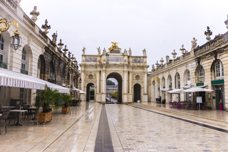 The Arc Here, a triumphal arch between Place Stanislas and Place de la Carriere in Nancy, France.の素材 [FY31096155593]