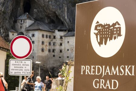 Predjama, Slovenia. The Predjamski Grad or Predjama Castle, a Renaissance fortress near Postojna in the mouth of a caveのeditorial素材
