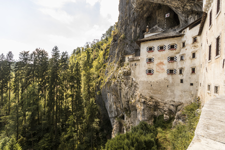 Predjama, Slovenia. The Predjamski Grad or Predjama Castle, a Renaissance fortress near Postojna in the mouth of a caveのeditorial素材