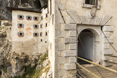 Predjama, Slovenia. The Predjamski Grad or Predjama Castle, a Renaissance fortress near Postojna in the mouth of a caveのeditorial素材