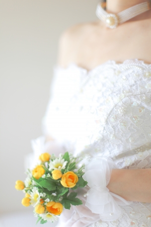 bride holds a bouquetの写真素材