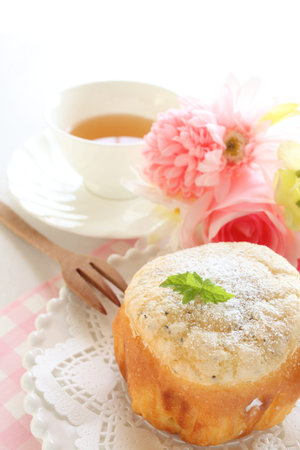 Earl grey bun and tea