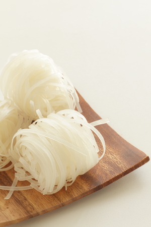 Rice noodles on plateの写真素材