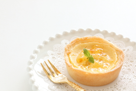 Jam tart with mintの写真素材