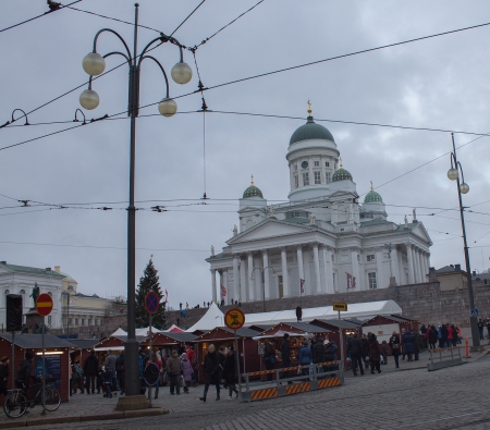 Helsinki, Finland - December 21, 2013 - Christmas Market in Senate Squareのeditorial素材