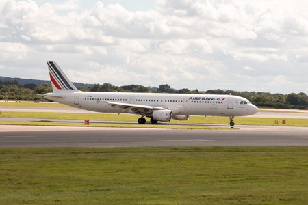 Air France Airbus A321 narrow-body passenger plane F-GTAS taxiing, Manchester International Airport, United Kingdom.のeditorial素材