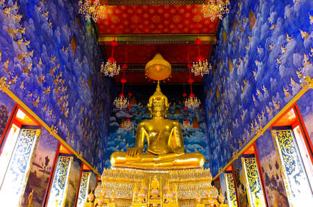Golden Buddha in Bangkok thailandのeditorial素材