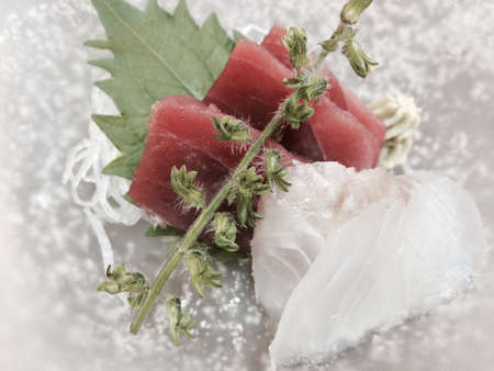 Sashimi set in glass bowlの素材