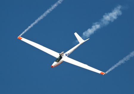  EL PASO  OCTOBER 21:  Bob Carlton puts on an aerial display at Fort Bliss, Biggs Airfield, during the practice session at the 30th Anniversary Amigo Airsho on October 21, 2011 in El Paso, Texas.のeditorial素材