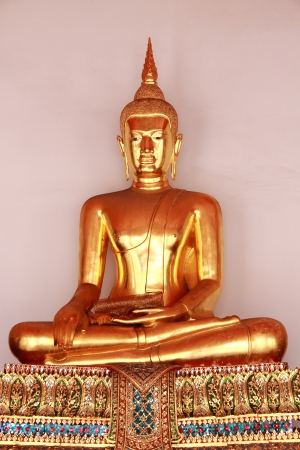 Gold Buddha statue Wat Pho, Bangkok, Thailandの写真素材