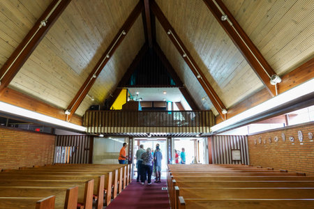 Springfield, IL/USA-8/25/19:People leaving a small church with the alter in the backgroundのeditorial素材