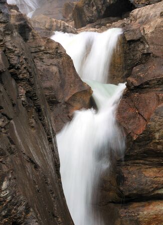 Long Time Exposure Of Takakkaw Falls In Yoho National Parkの写真素材