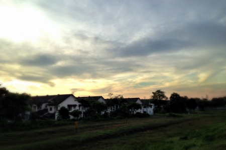 As the sun begins to set over SubangJaya Selangor Malaysiaの素材