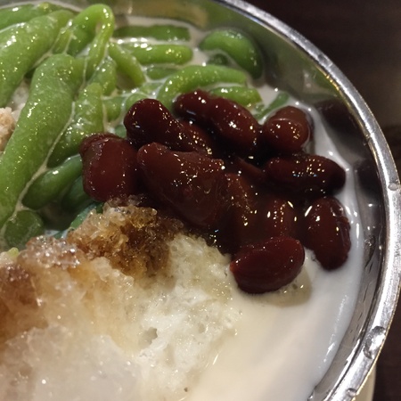 A local dessert called 'cendul' can be found almost anywhere in Malaysia.の素材