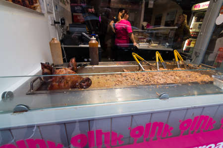 Pork head in the Oink restaurant window in Edinburgh, Scotlandのeditorial素材