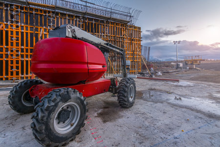 Industrial lifting platform in the construction of a wall
