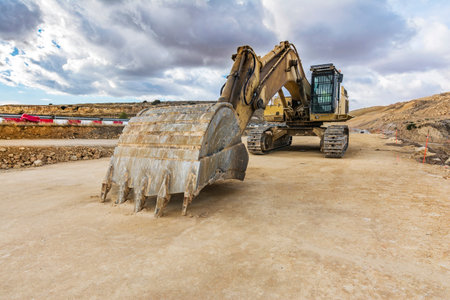 Excavator stopped due to the economic crisis