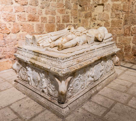 AYLLÃN, SEGOVIA, SPAIN - FEBRUARY 24, 2020: Interior of the church of San Miguel houses the grave and sculpture of the Marquises of Villena made in alabaster.のeditorial素材