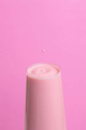 drop of pink milkshakeの写真素材