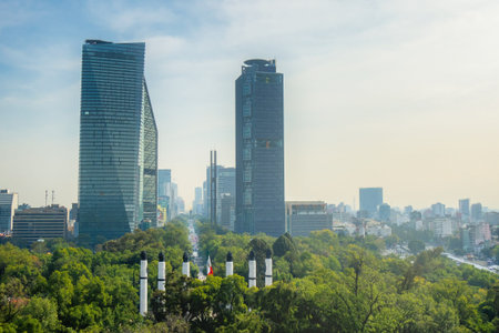 A Mexico City, Paseo de la Reforma, Altar to the Fatherland