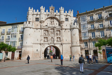 View of the arch of Santa Maria and Burgos Cathedral in the background, Spain, Europeのeditorial素材