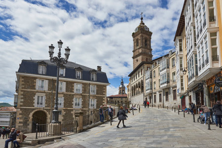 Calle San Vicente Aldapa, Vitoria, Gasteiz, Ãlava, Basque Country, Euskadi, Euskal Herria, Spain.のeditorial素材