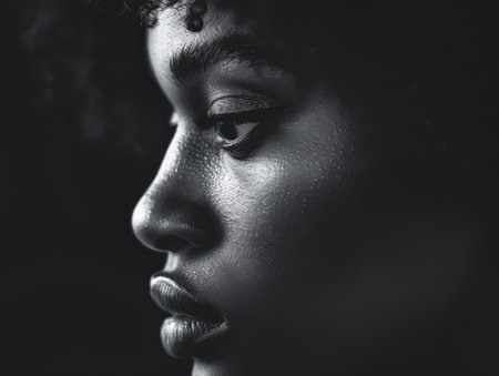 Young African American woman portraitの素材