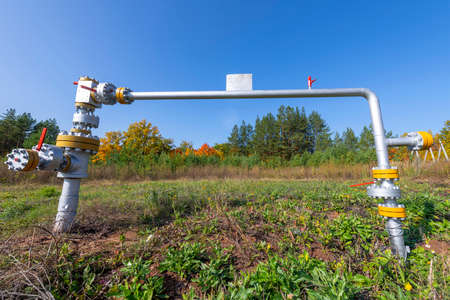 Pipeline transport is the long distance transportation of a liquid or gas through a system of pipes â a pipeline â typically to a market area for consumption. Equipment Oilfield Technologyの写真素材