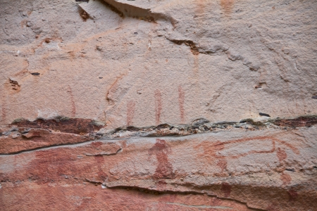 painting on stone wall be prehistoric drawing age about 3,000 year, at patam of ubonratchathani thailandのeditorial素材