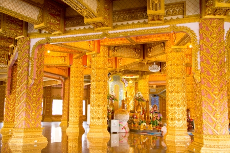 Art Thai Style Temple, Maha Chedi Chaimongkol, Roi et Province Thailandのeditorial素材
