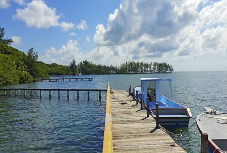 Boat in Hrabor, Roatanの写真素材