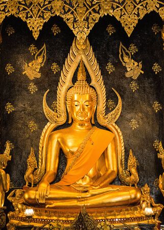 Phitsanulok, THAILAND - April 09, 2018: Buddha statue in Wat Phra Sri Rattana Mahathat Temple, Name is Phra Buddha Chinnarat, Phitsanulok in Thailand.のeditorial素材