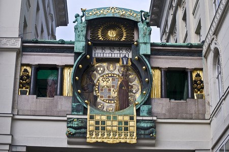 detail of the famous Jugendstil Ankeruhr in Viennaの写真素材