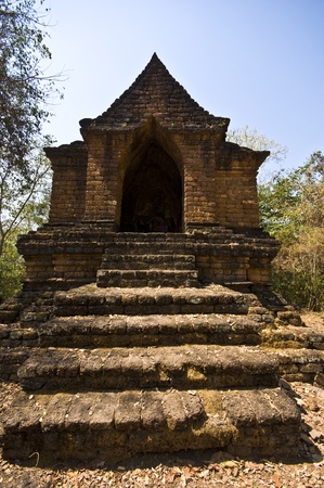 ruin of Wat Khao Phanom Phloeng in Si Satchanalaiの写真素材