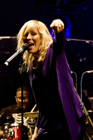 HALLE, GERMANY - AUGUST 27: Natasha Bedingfield performs at the 75th Laternenfest on August 27, 2011 in Halle, Germany.のeditorial素材