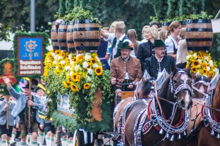 Parade of the hosts of the tents of the Oktoberfestのeditorial素材