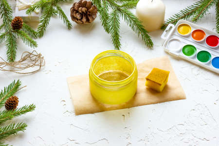 making a Christmas candlestick with your own hands from gouache and a glass jar step by step, step 5の写真素材