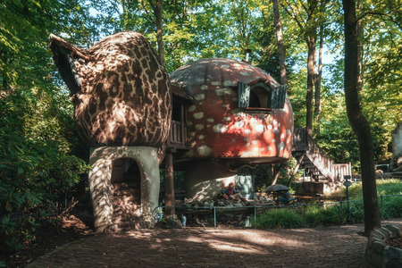 Kaatsheuvel, Netherlands, August 19 , 2017: The gnome village with the mushroom houses in the fairytale forest in the theme park Efteling in the Netherlandsのeditorial素材