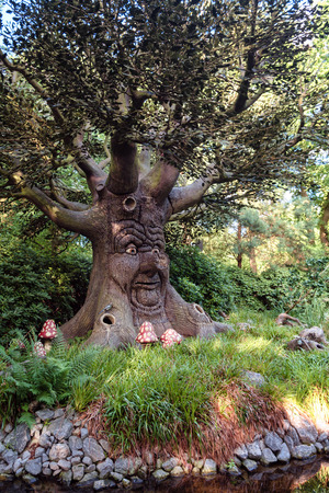 Kaatsheuvel, Netherlands, August 19 , 2017: The talking fairytale tree in the fairytale forest in the theme park Efteling in the Netherlandsのeditorial素材