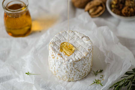 baked brie cheese camembert. step by step recipe. high quality photoの写真素材