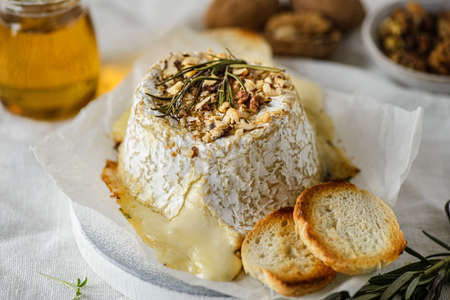 baked brie cheese camembert. step by step recipe. high quality photoの写真素材