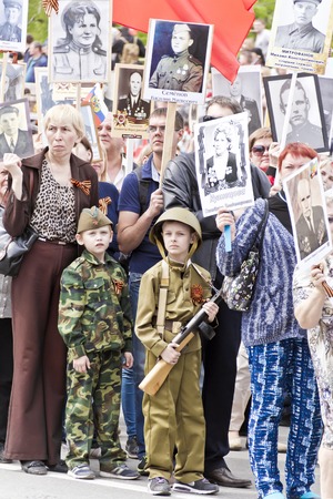 SAMARA, RUSSIA - MAY 9, 2017:  Procession of the people in Immortal Regiment on annual Victory Day, May, 9, 2017 in Samara, Russiaのeditorial素材