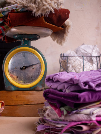 Recycling and sorting multicolored fabrics