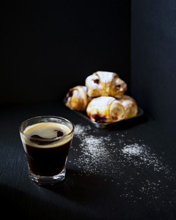 bakels, powdered sugar scattered on the tableの写真素材