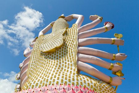 Big Guan yim at wat plai laem Koh Samui ,Thailandの写真素材