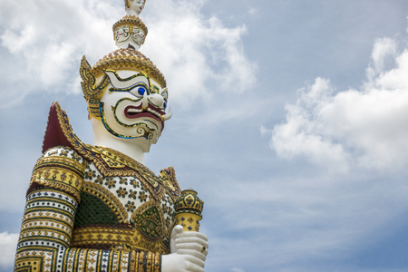 Statue of Giant at Wat Arunのeditorial素材
