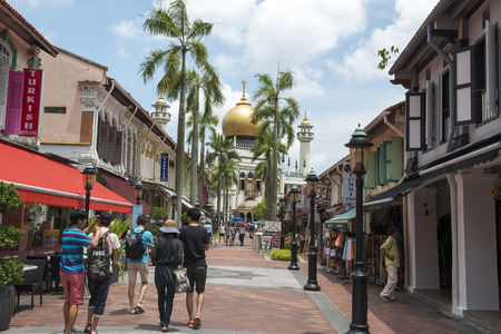 SINGAPORE, MARCH 27,2017 : Street view of preserved historical Masjid Sultan mosqueのeditorial素材