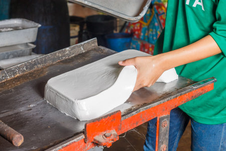 rubber farmersIs sweeping bubbles para rubber