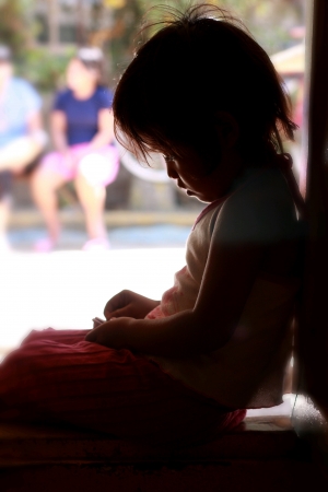 side profile of a little girlの素材